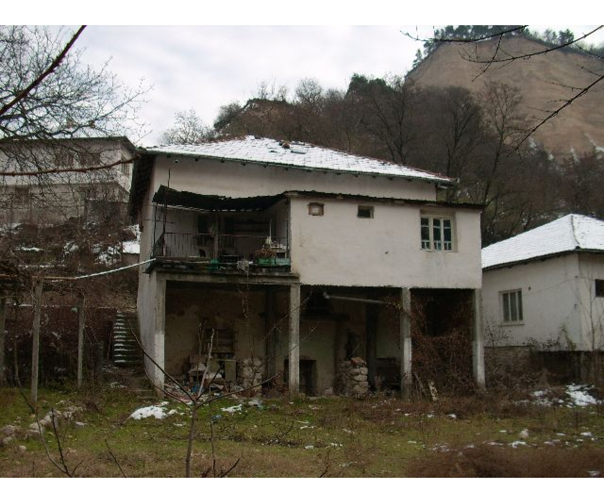Two-storey house in the town of Melnik