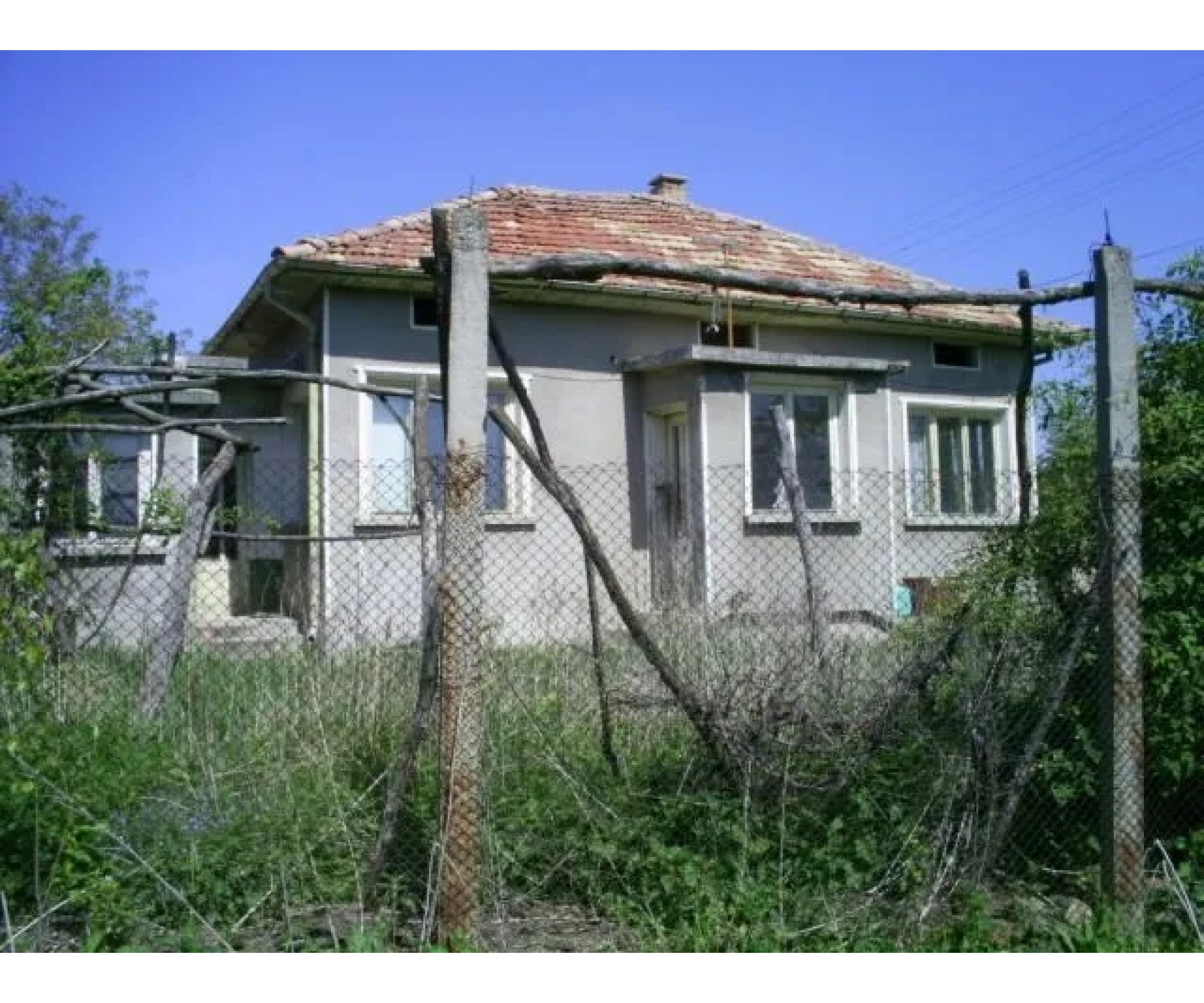Single-storey house in the village of Dobromirka