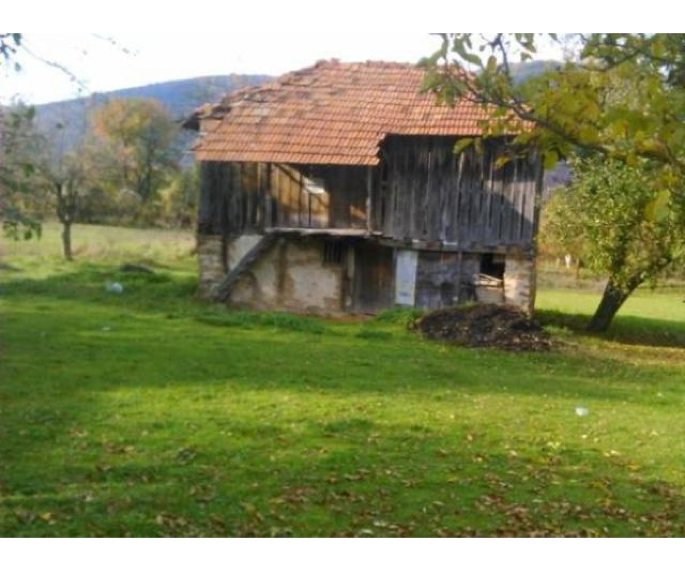 Two-storey barn in the village of Asen
