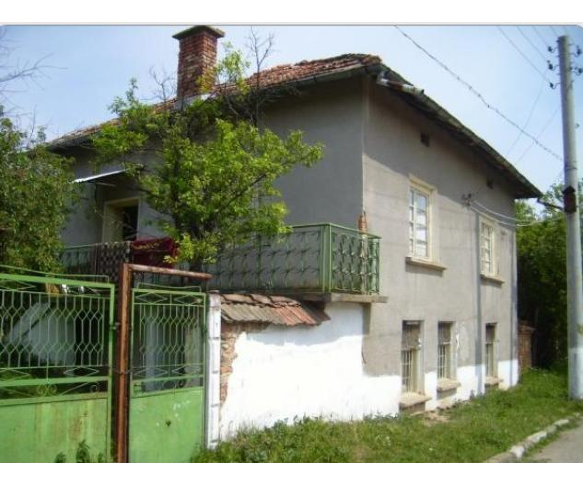 Two-storey house in the village of Radomirtsi